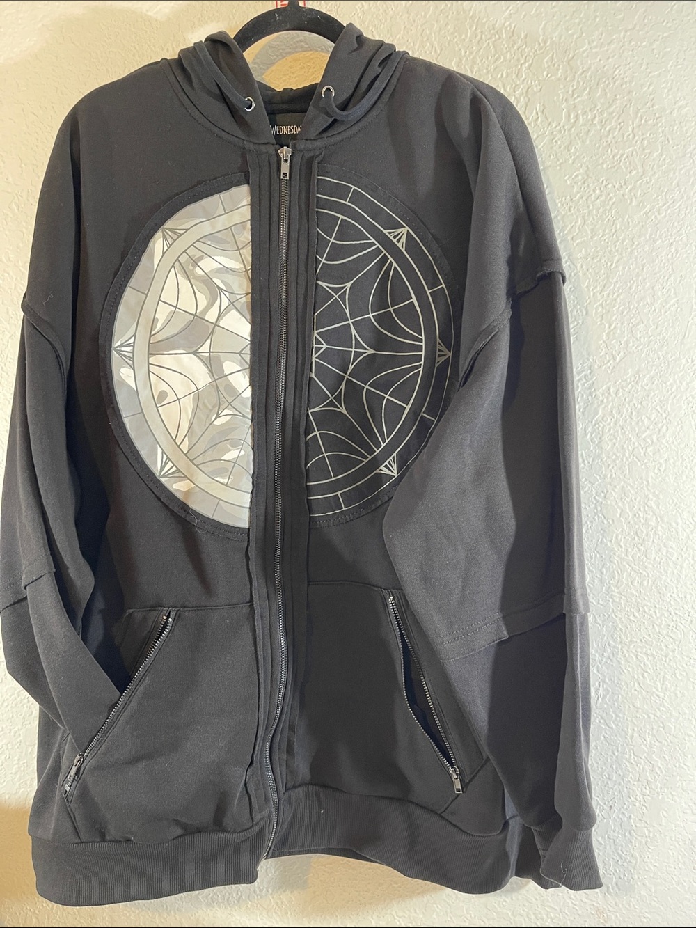 ADDAMS FAMILY Wednesday Split Window Girls Oversized Hoodie Black Size XL NEW - Picture 3 of 10